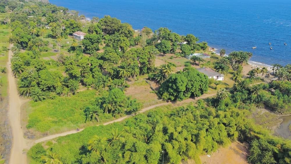 Terrain exceptionnel 2 hectares bord de mer — Muanda - vue 2
