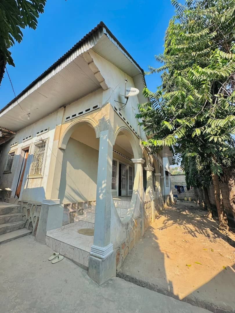Maison à vendre à Matadi — 3 chambres + studio + annexe locative - vue 4