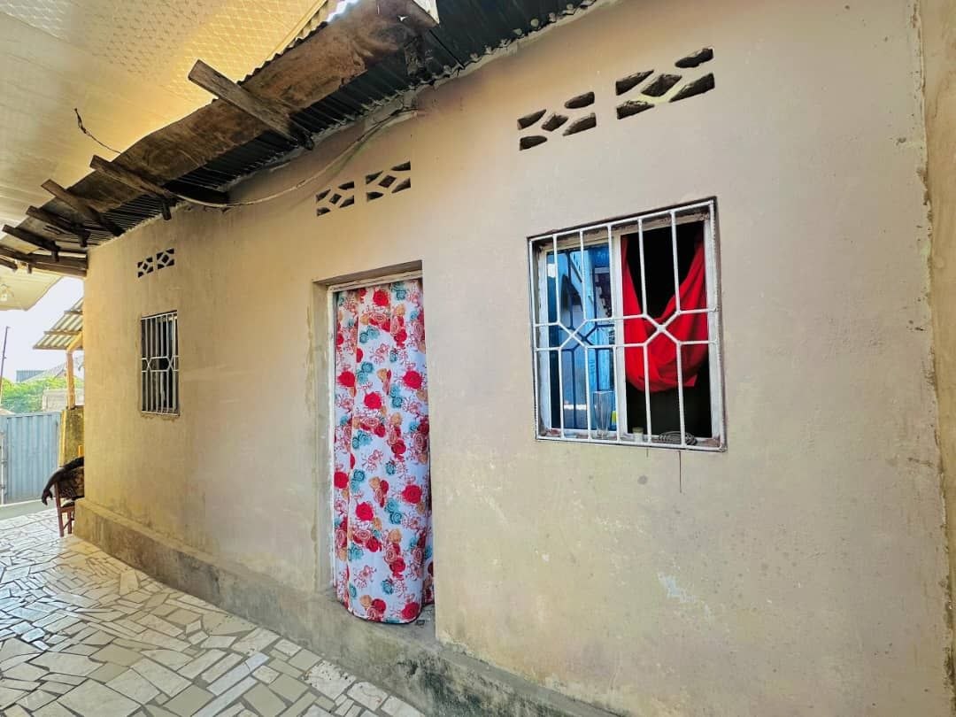 Maison à vendre à Matadi — 3 chambres + studio + annexe locative - vue 8