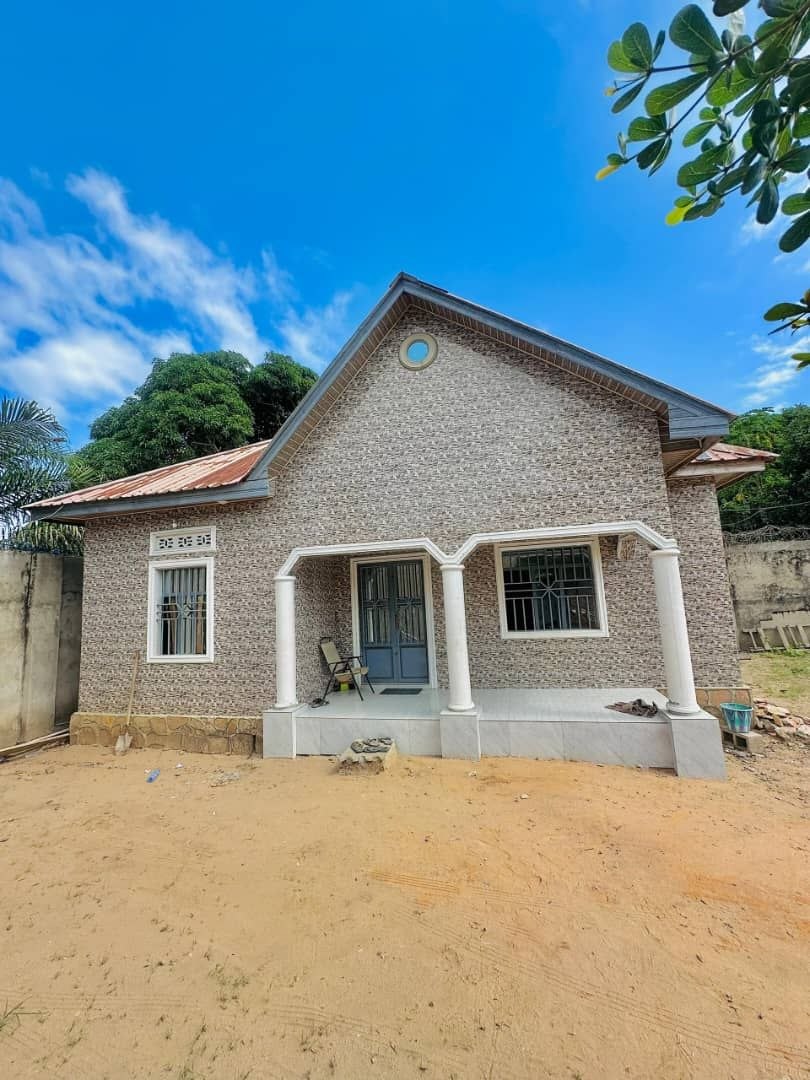 Parcelle avec maison 2 chambres + annexe à Muanda — Réf. Du Pont - vue 3