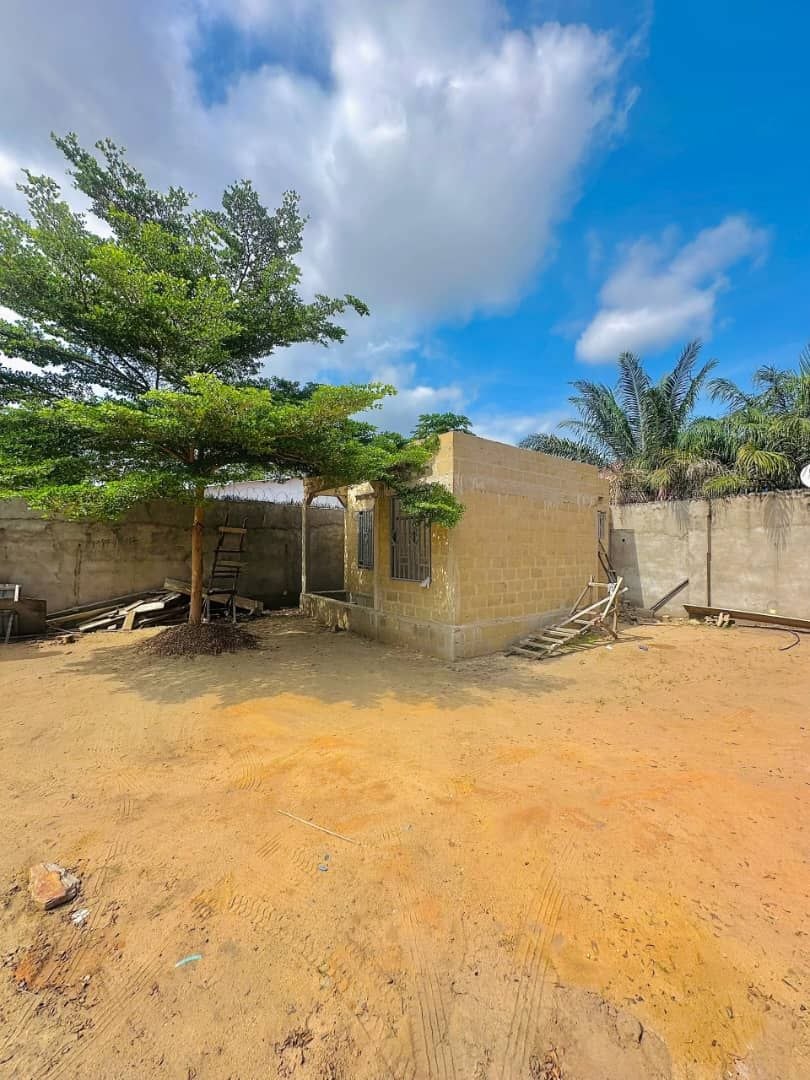 Parcelle avec maison 2 chambres + annexe à Muanda — Réf. Du Pont - vue 5