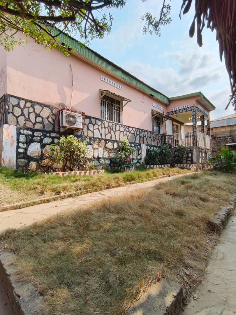 A VENDRE Parcelle + 3 Maisons Indépendantes Matadi. - vue 10