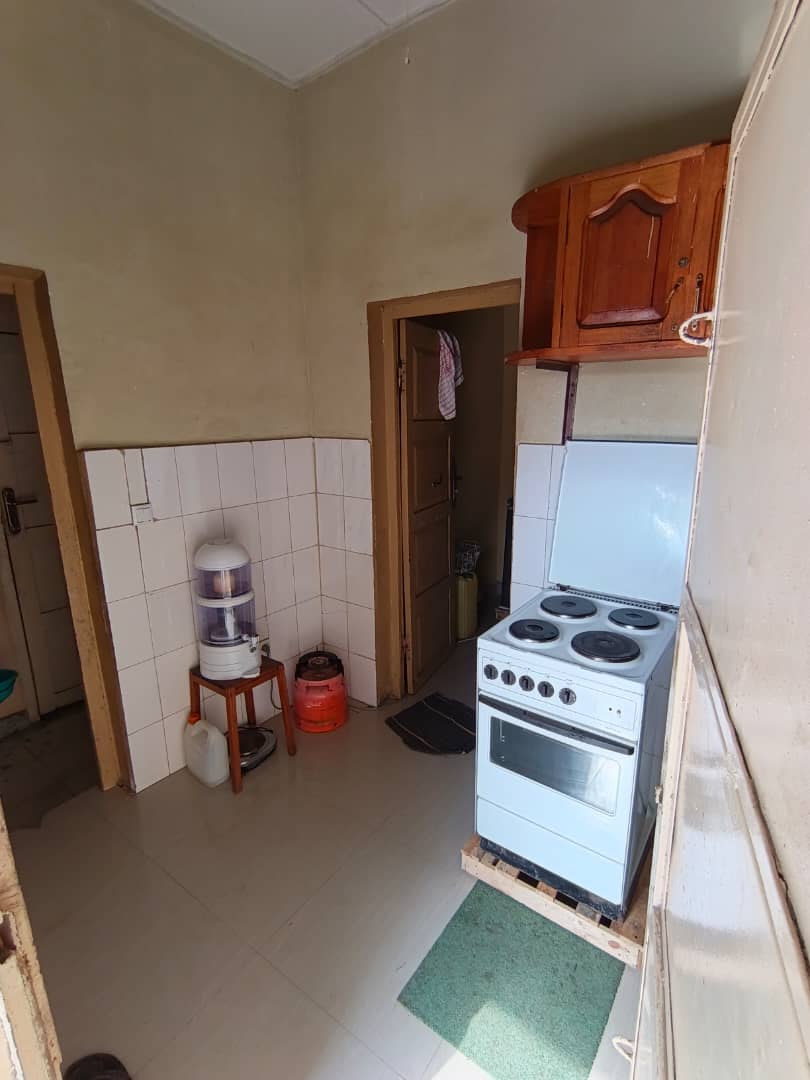 A VENDRE Parcelle + 3 Maisons Indépendantes Matadi. - vue 9
