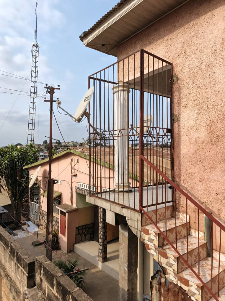 A VENDRE Parcelle + 3 Maisons Indépendantes Matadi. - vue 1