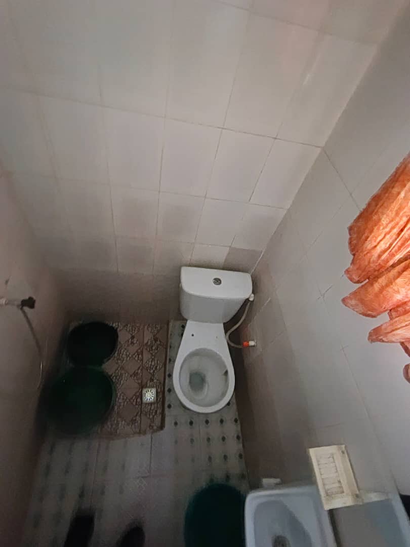 A VENDRE Parcelle + 3 Maisons Indépendantes Matadi. - vue 8