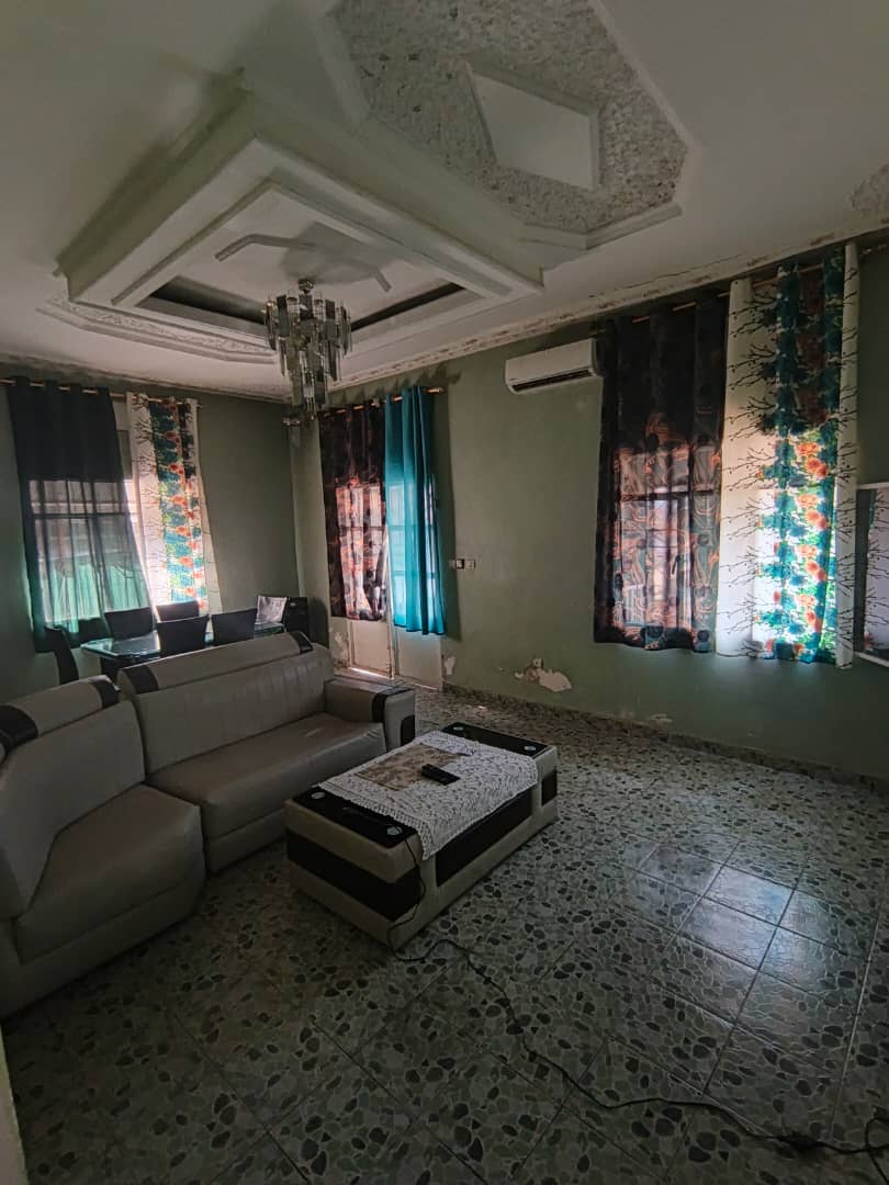 A VENDRE Parcelle + 3 Maisons Indépendantes Matadi. - vue 5