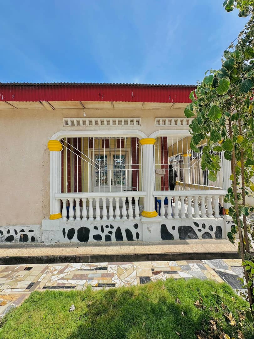 Parcelle + Maison 3Ch + Annexe Colonel Carine Matadi - vue 4