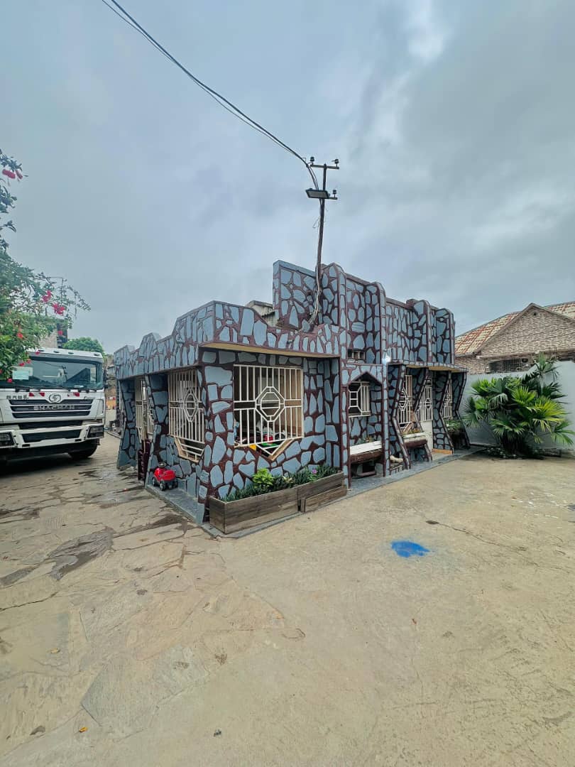  A VENDRE Parcelle + Maison 3Ch + Annexe Matadi 24 Novembre - vue 6