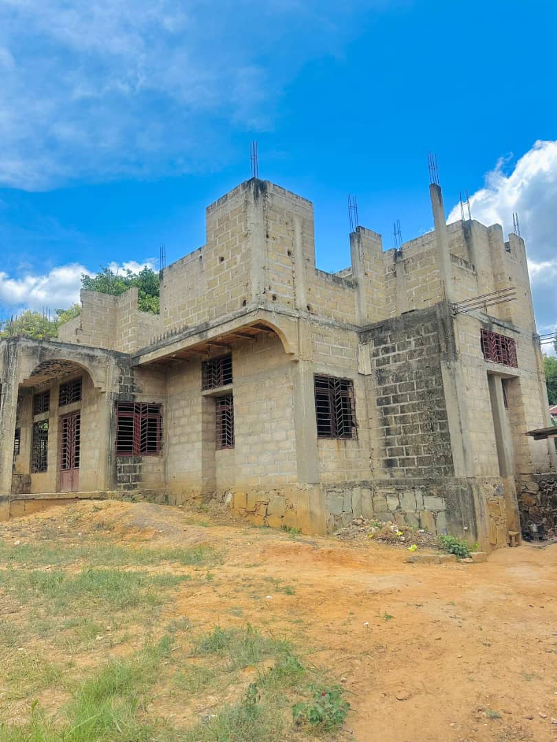 Maison inachevée à vendre à Ango-Ango  - vue 4